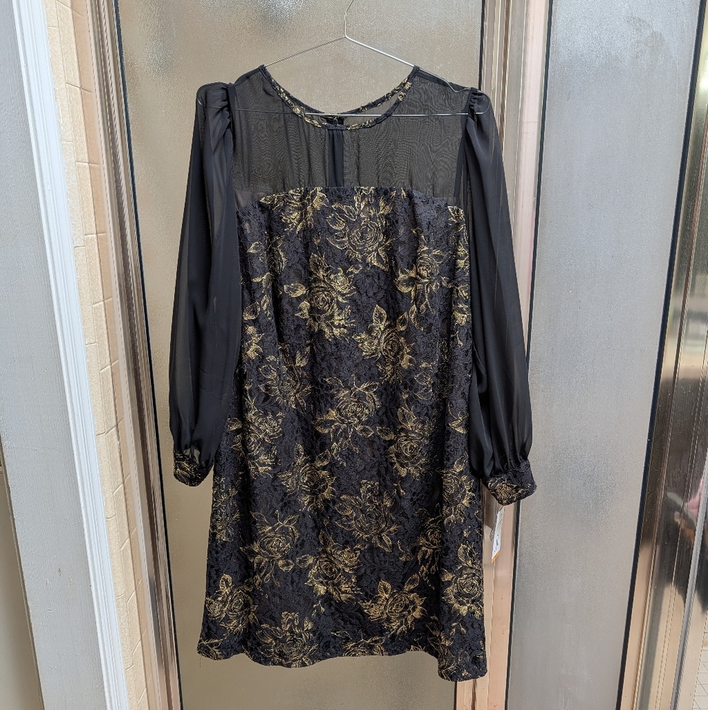 Julia Jordan Black and Gold Long Sleeve Dress